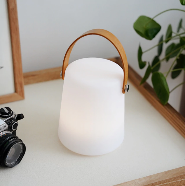 LAMPARA DE MESA TORCH LED INALAMBRICA DE PLASTICO CON MANIJA BLANCO (IME030BL))