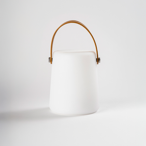 [9598012] LAMPARA DE MESA TORCH LED INALAMBRICA DE PLASTICO CON MANIJA BLANCO (IME030BL))